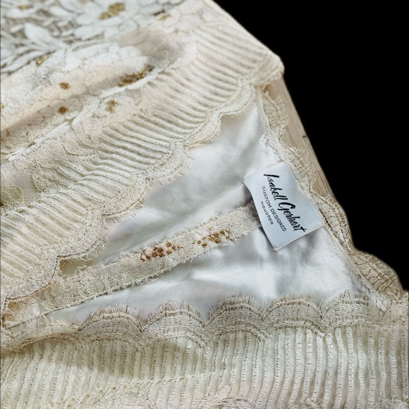 ISABELLE GERHART HOUSTON | 14 | BECKY BISOULIS Ivory Gold Lace Vtg Wedding Dress - Picture 4 of 16